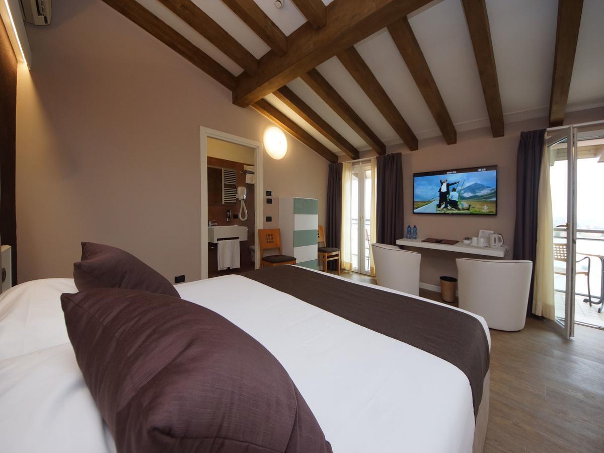 Hotel Clarin 14 By Dori Peschiera del Garda