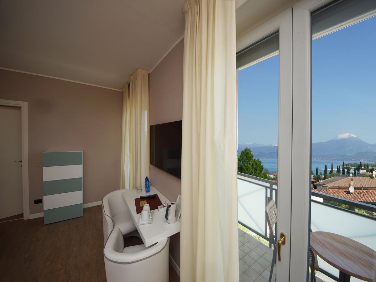 Hotel Clarin 14 By Dori Peschiera del Garda